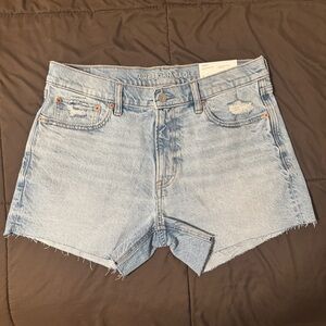 NWT American Eagle AE Stretch Low-Rise Ex-Boyfriend Denim Short